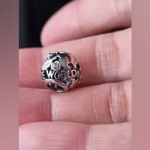Pandora charm - All around the world
